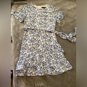 Banana Republic woman Ruffle Frill Tie
Waist Dress Size cero